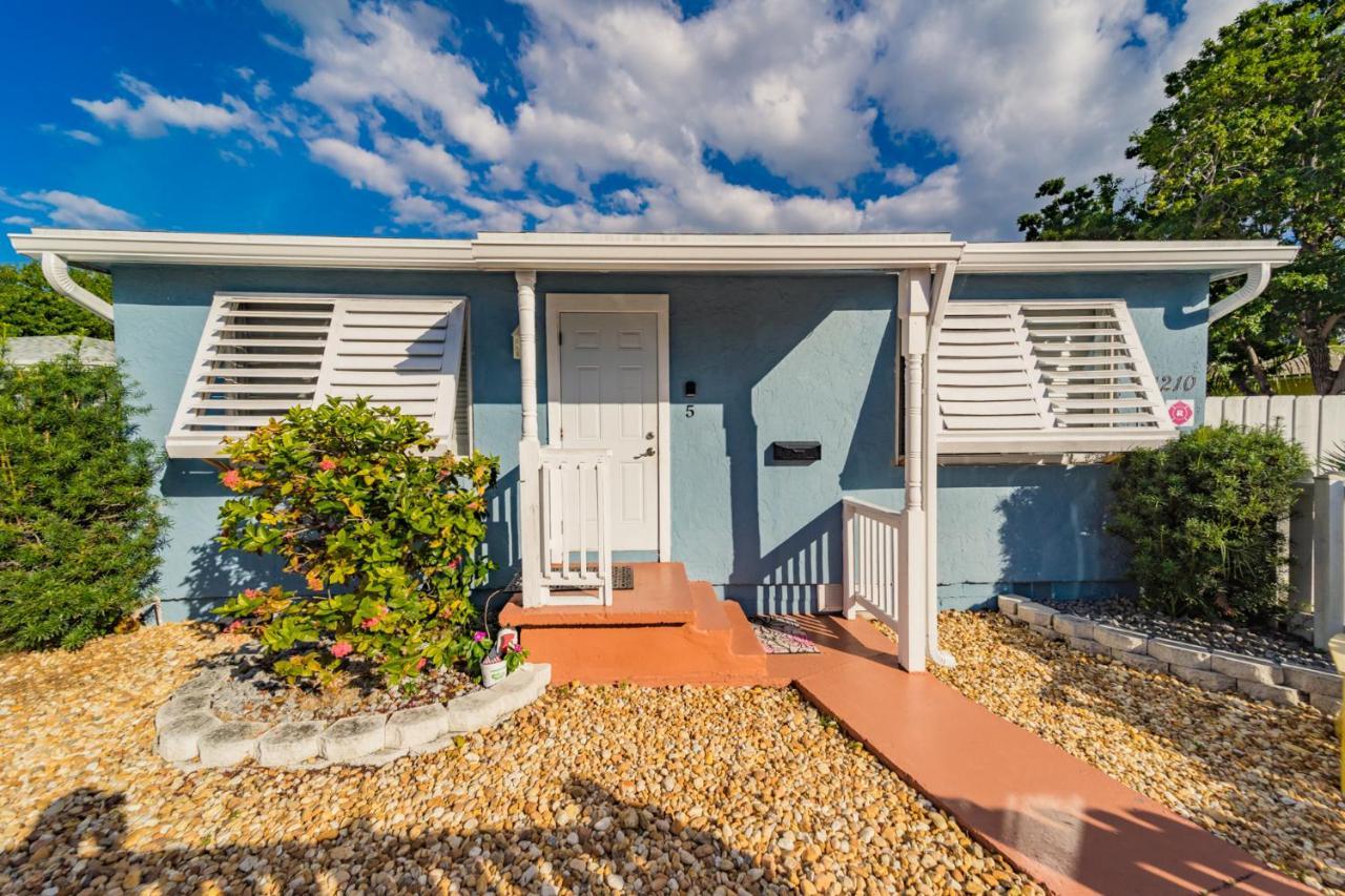 Beach Chairs, Good Kitchen, Strong Wifi On 14Th Ave ฟอร์ต ลอเดอร์เดล ภายนอก รูปภาพ